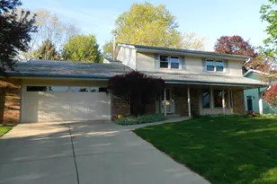 5933 Creekside Ln, Rockford, IL 61114 - Photo 1