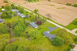 6838 Squaw Prairie Rd, Belvidere, IL 61008 - Photo 44
