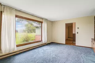 6838 Squaw Prairie Rd, Belvidere, IL 61008 - Photo 8