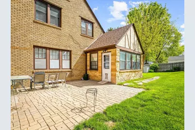 117 N Highland Avenue, Rockford, IL 61107 - Photo 8