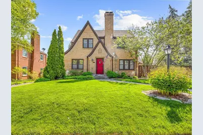 117 N Highland Avenue, Rockford, IL 61107 - Photo 2