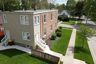 2304 17th Ave, Rockford, IL 61104 - Photo 2