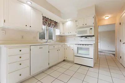 8642 Summerset Drive, Belvidere, IL 61008 - Photo 10