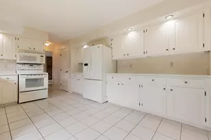 8642 Summerset Dr, Belvidere, IL 61008 - Photo 12