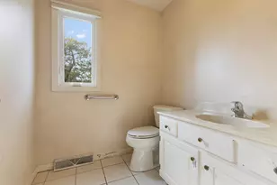 8642 Summerset Dr, Belvidere, IL 61008 - Photo 10