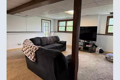 2041 Winchester Drive, Freeport, IL 61032 - Photo 10