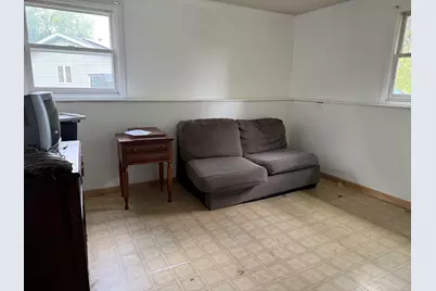 2041 Winchester Drive, Freeport, IL 61032 - Photo 12