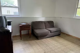 2041 Winchester Dr, Freeport, IL 61032 - Photo 12