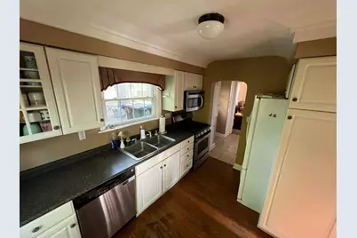 403 N Highland Avenue, Rockford, IL 61107 - Photo 4