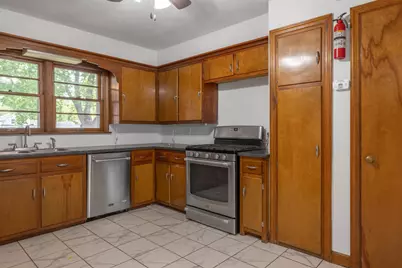 316 W Perry Street, Belvidere, IL 61008 - Photo 10