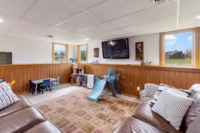 102 Westfield Road, Winnebago, IL 61088 - Photo 20