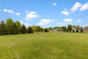 102 Westfield Rd, Winnebago, IL 61088 - Photo 30