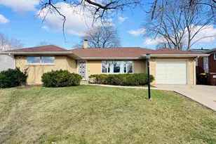 908 Woodland Dr, Rockford, IL 61108 - Photo 1