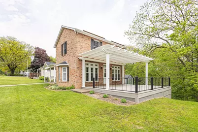 380 Greenwood Avenue, East Dubuque, IL 61025 - Photo 2