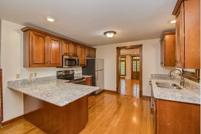 380 Greenwood Avenue, East Dubuque, IL 61025 - Photo 4