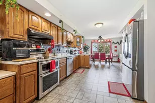 9096 E Stagecoach Trail, Warren, IL 61087 - Photo 4