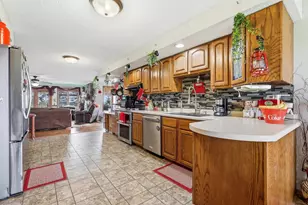 9096 E Stagecoach Trail, Warren, IL 61087 - Photo 6