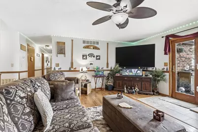 9096 E Stagecoach Trail, Warren, IL 61087 - Photo 4