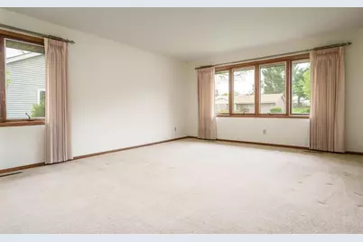 2183 Chenowith Court, Rockford, IL 61107 - Photo 4