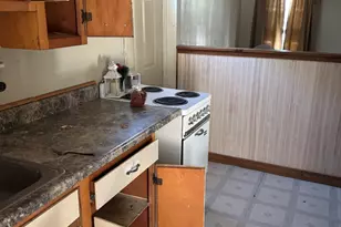 815 Logan Ave, Belvidere, IL 61008 - Photo 10