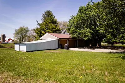 12166 Cunningham Road, Winnebago, IL 61088 - Photo 6