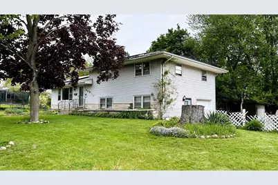 220 Beacon Drive, Belvidere, IL 61008 - Photo 2
