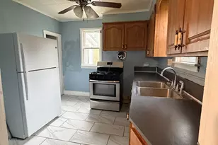 1915 Quincy St, Rockford, IL 61103 - Photo 6