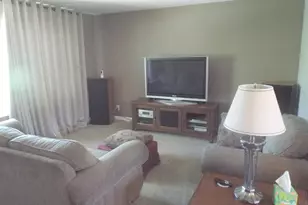 642 Homestead Ln, Rockford, IL 61102 - Photo 6