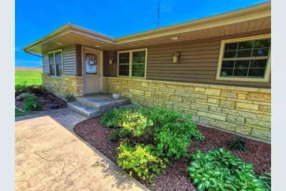 7009 Pearl City Road, Freeport, IL 61032 - Photo 2