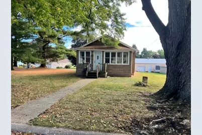 913 S 15th Street, Freeport, IL 61032 - Photo 1