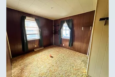 913 S 15th Street, Freeport, IL 61032 - Photo 8
