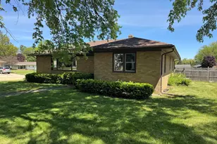 401 S Ridge St, Shannon, IL 61078 - Photo 2