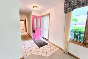 522 Sunrise Ln, Rockford, IL 61107 - Photo 4