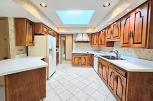 522 Sunrise Ln, Rockford, IL 61107 - Photo 16