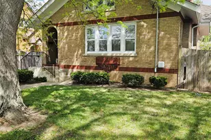 1707 Grant Ave, Rockford, IL 61103 - Photo 2
