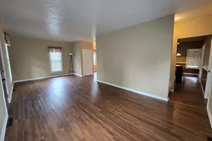210 W Morris St, Morrison, IL 61270 - Photo 2