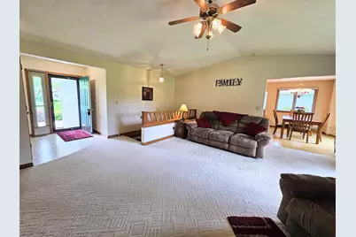 6090 Chatsworth Drive, Rockford, IL 61109 - Photo 6