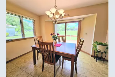 6090 Chatsworth Drive, Rockford, IL 61109 - Photo 10