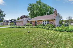 148 Sandhurst Dr, Rockton, IL 61072 - Photo 2