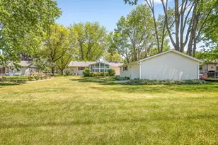 8318 Cameo Dr, Machesney Park, IL 61115 - Photo 44