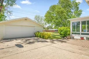 8318 Cameo Dr, Machesney Park, IL 61115 - Photo 40