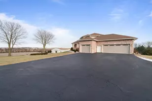 14481 Berglund Rd, Pecatonica, IL 61063 - Photo 2
