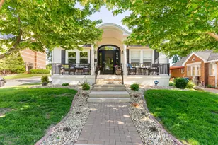 1327 5th St, Peru, IL 61354 - Photo 2
