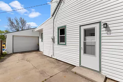 1904 W Pearl Avenue, Rockford, IL 61103 - Photo 2