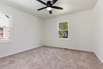 1904 W Pearl Avenue, Rockford, IL 61103 - Photo 10