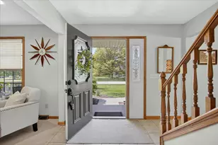12117 Whispering Winds Dr, Roscoe, IL 61073 - Photo 6