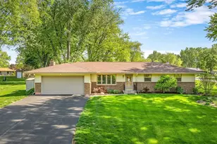 6101 Wynbrook Dr, Rockford, IL 61109 - Photo 1