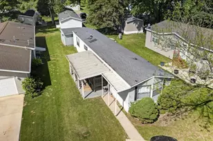 501 Lindenwood Dr, Belvidere, IL 61008 - Photo 2