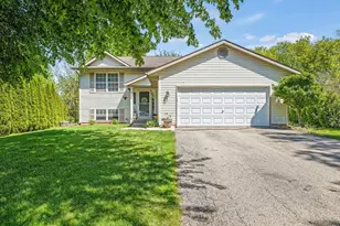 302 Picadilly Dr, Poplar Grove, IL 61065 - Photo 1