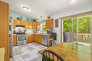 302 Picadilly Dr, Poplar Grove, IL 61065 - Photo 8